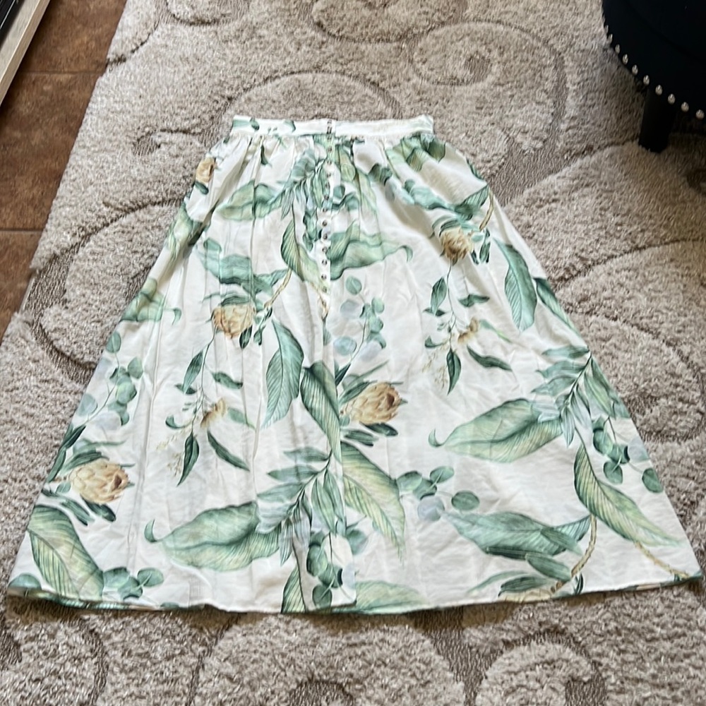 New H&M Medium NWT Maxi Skirt Long Tropical Floral Green Cream Tan